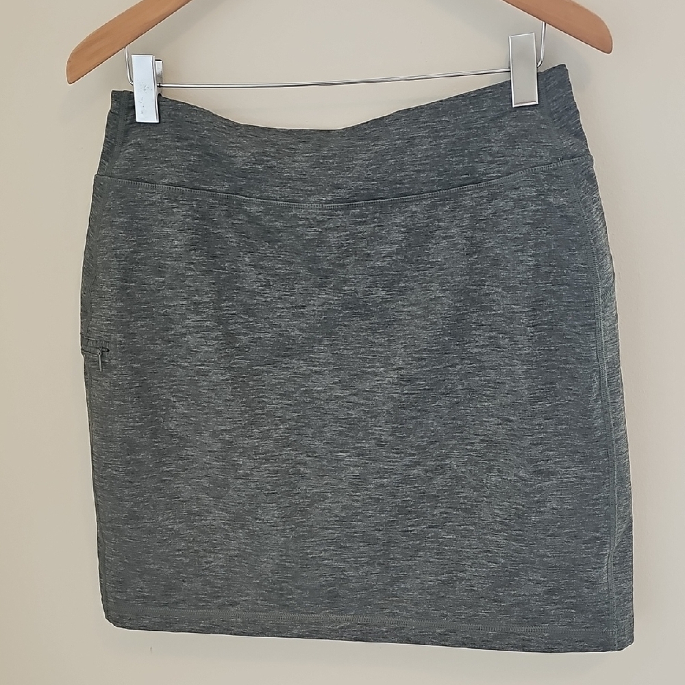Moss Green Duluth Womens Skort. Size Meduim.